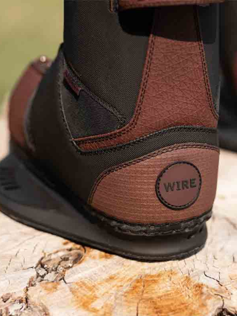 WIRE BOOTS V1